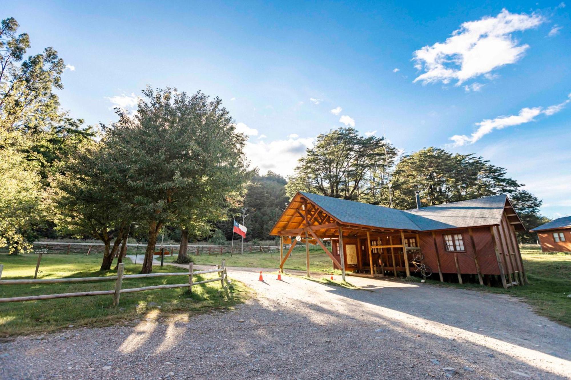 Green Baker Lodge Puerto Bertrand 外观 照片